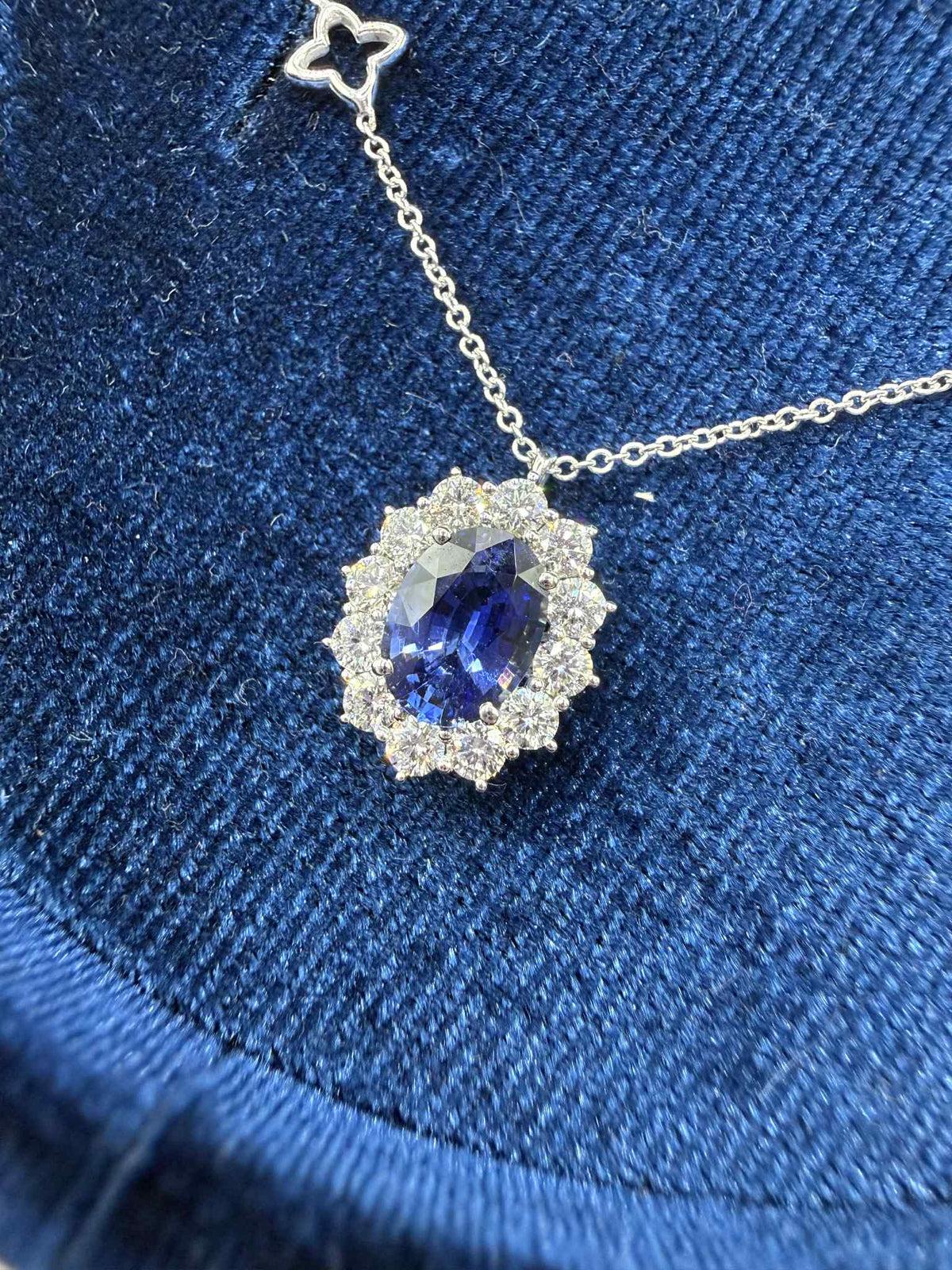 Collana Donna Recarlo con Zaffiro Ct 1.41 e Diamanti