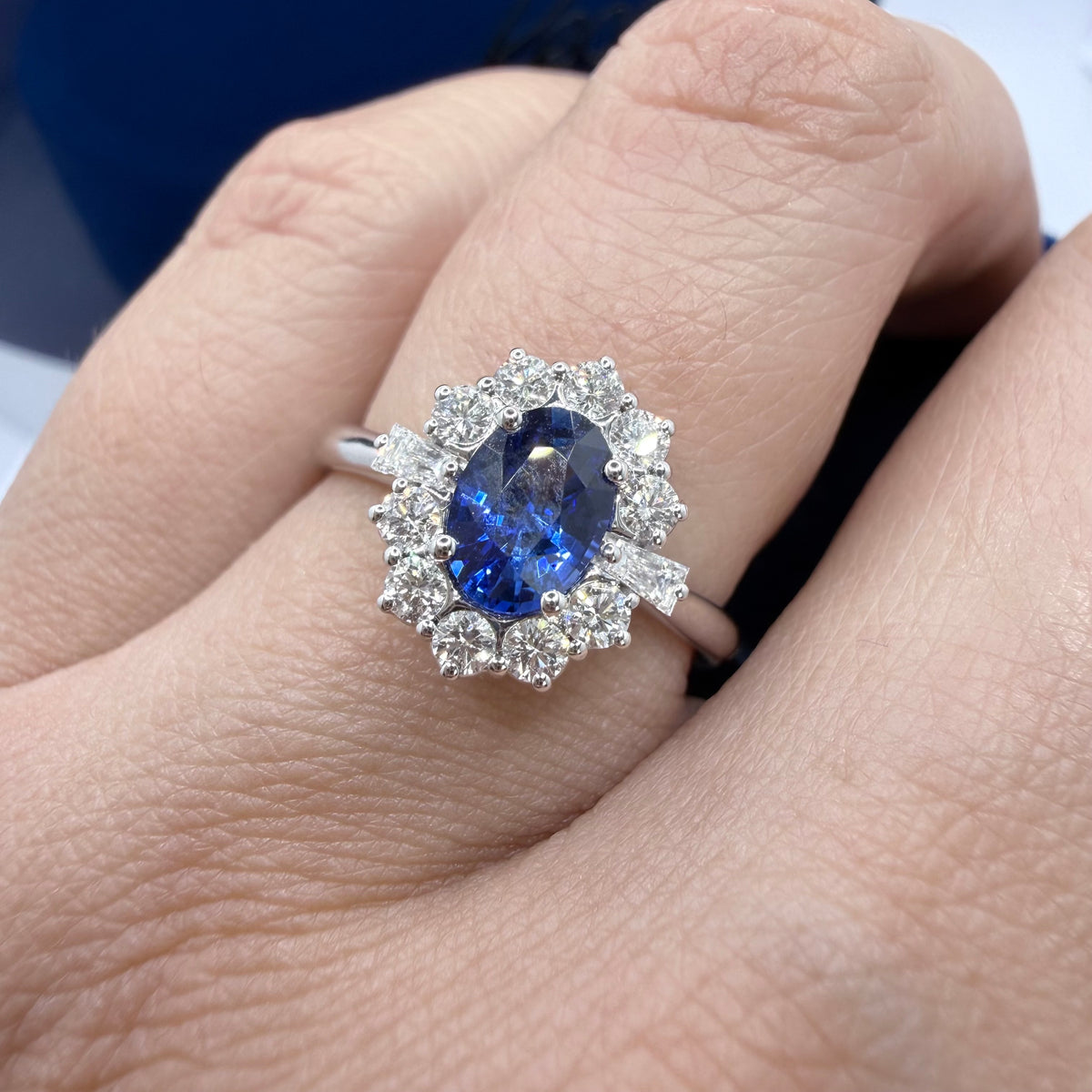Anello Donna Recarlo con Diamanti e Zaffiro Ct. 0,93