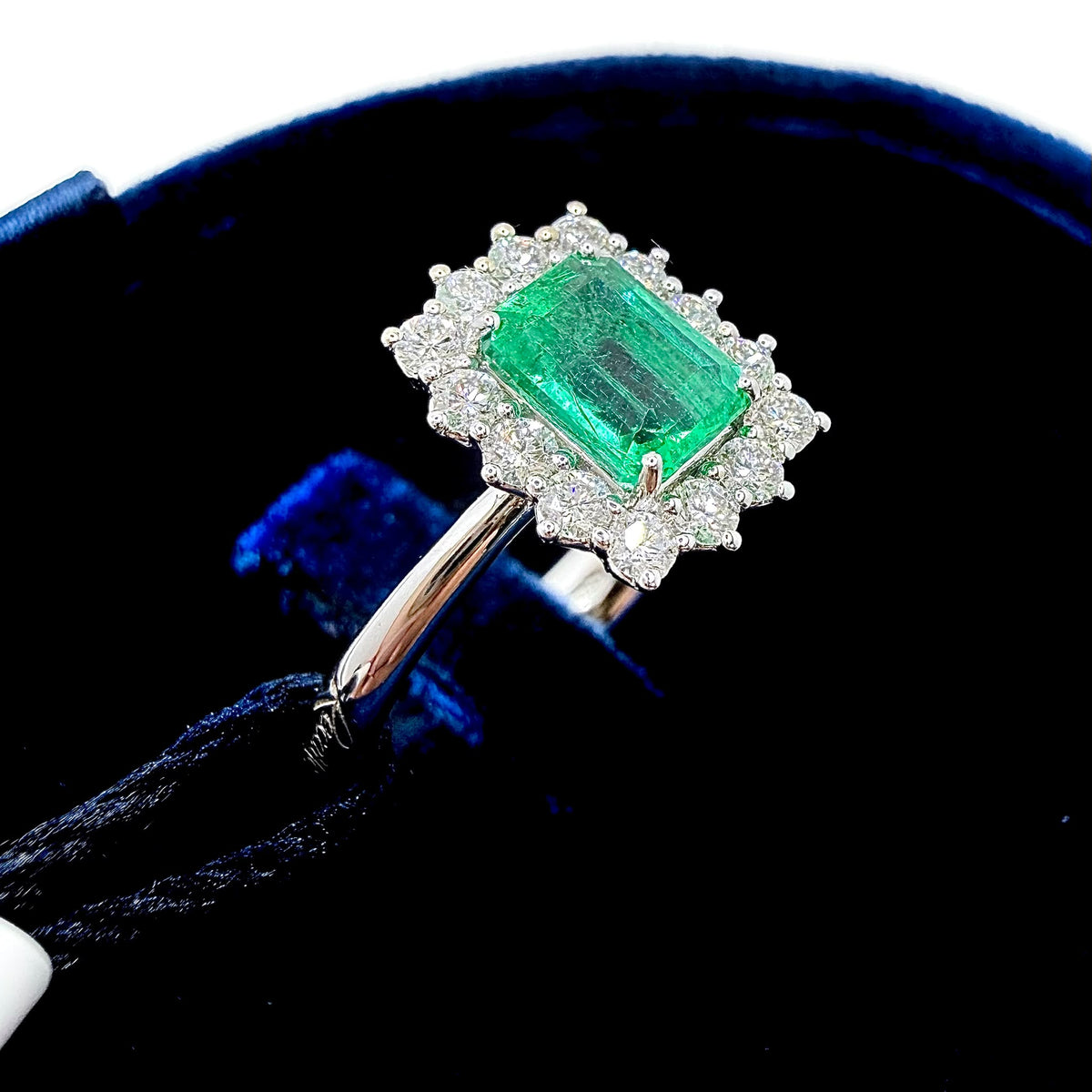 Anello Recarlo con Diamanti e Smeraldo ct.