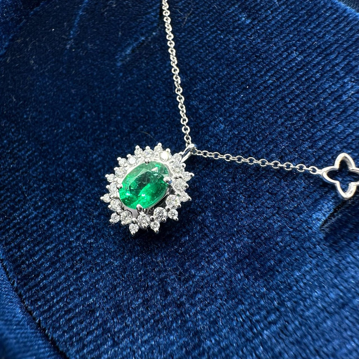 Collana Recarlo con Diamanti e Smeraldo Ct 0,74
