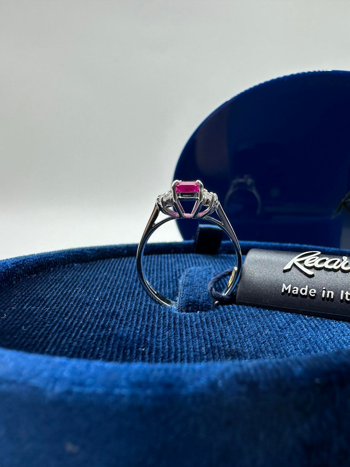 Anello Donna Recarlo con Rubino Ct 0.90 e Diamanti
