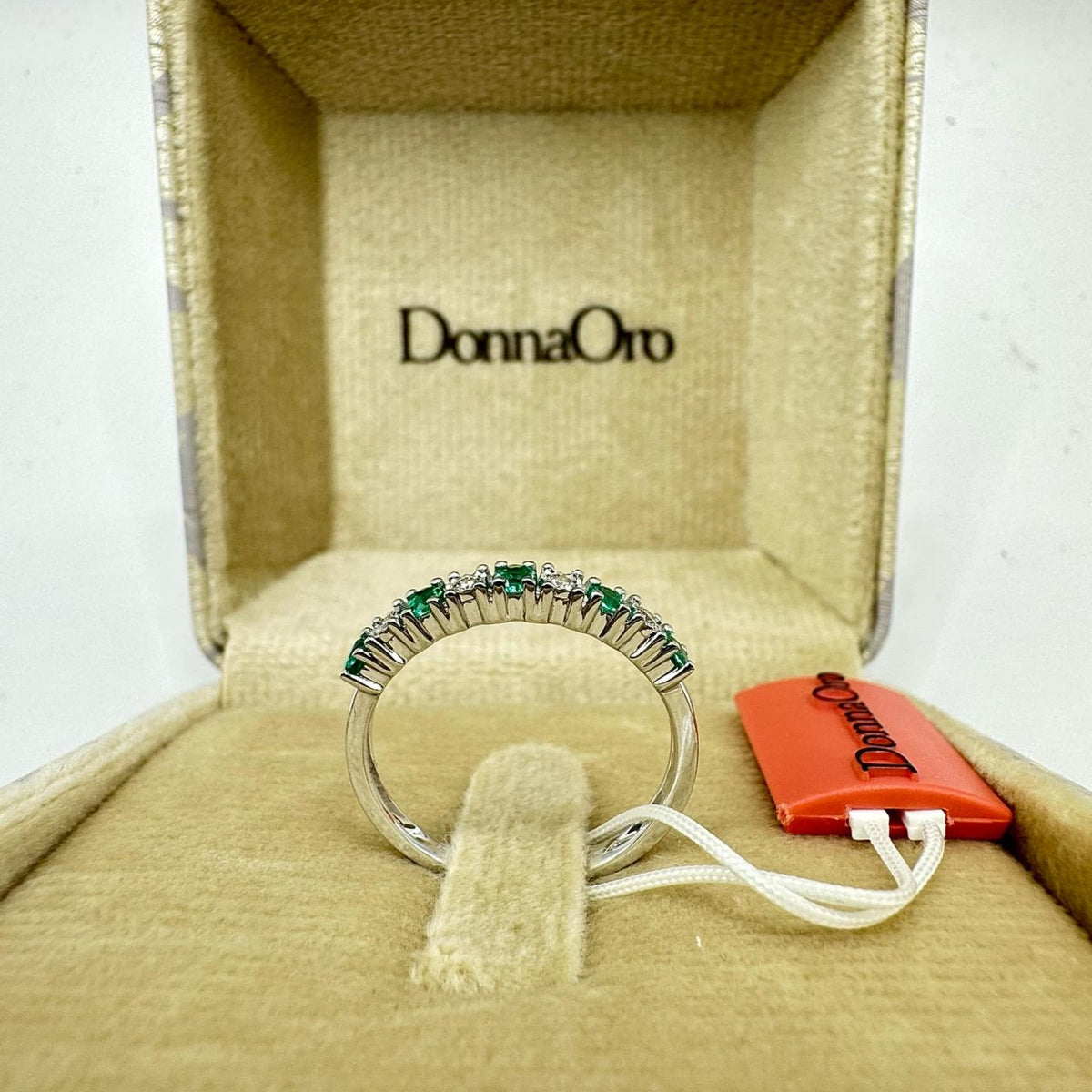 Anello Veretta Donna Oro 18KT con Smeraldi Ct 0.25 e Diamanti