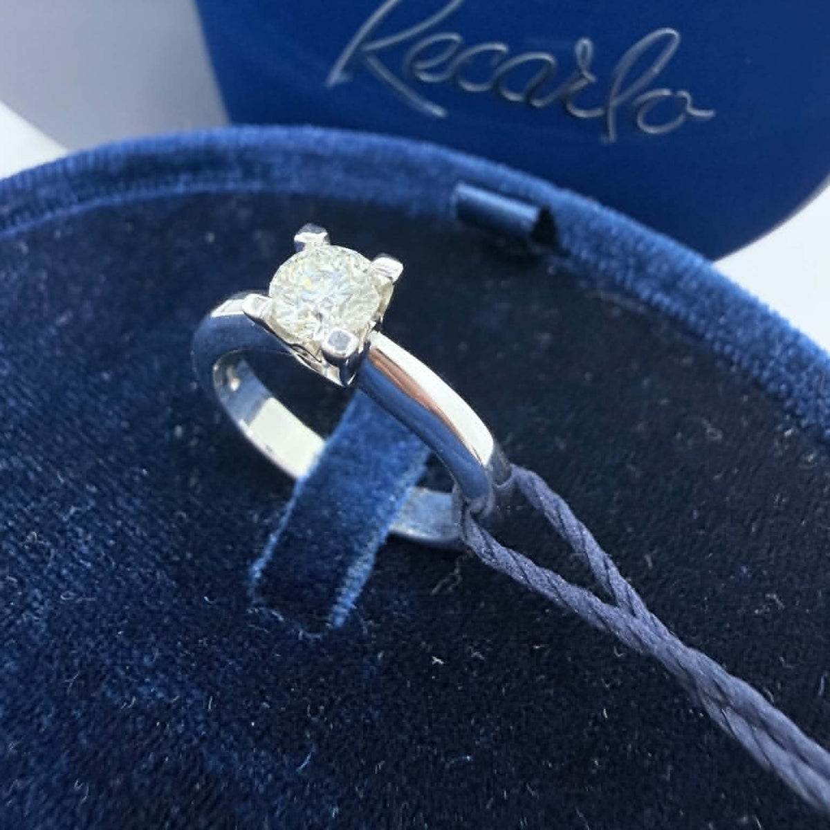 Anello Solitario Recarlo in Oro 18KT 18KT e Diamante 0,51 G-IF