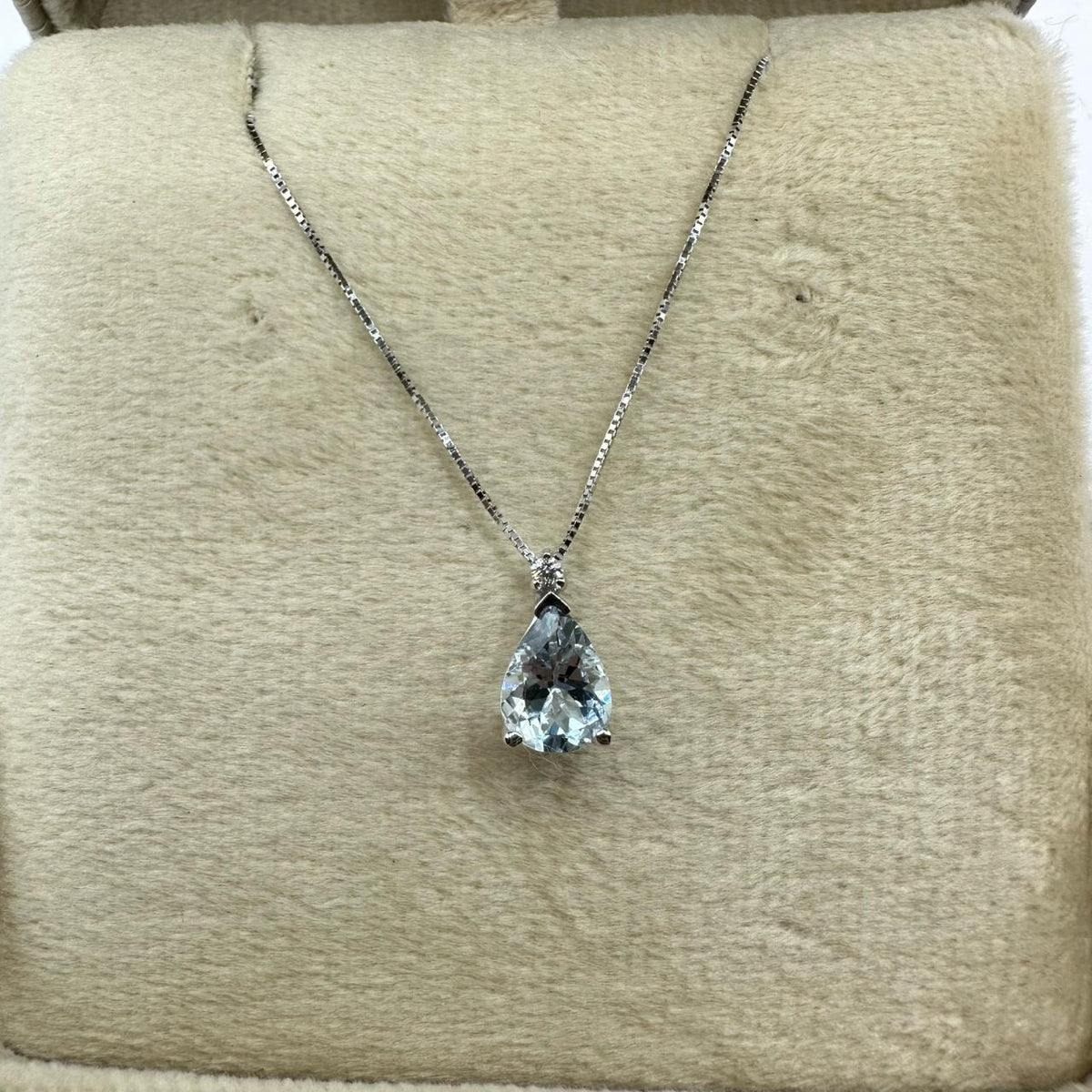 Collana Donna Oro 18KT con Acquamarina a Goccia Ct. 0.1,10