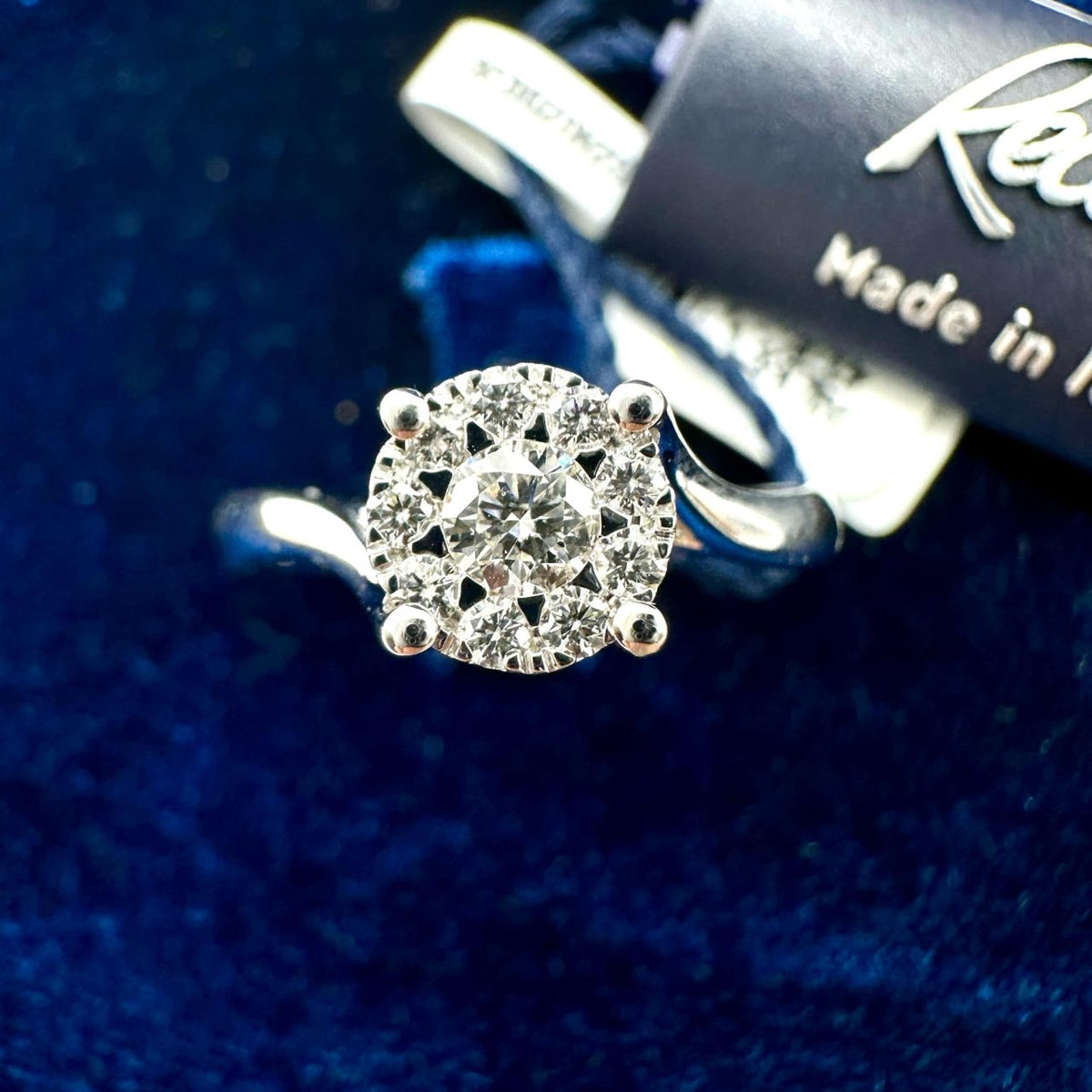 Anello Solitario Recarlo Nodo D'amore con Diamanti Ct. 0.27