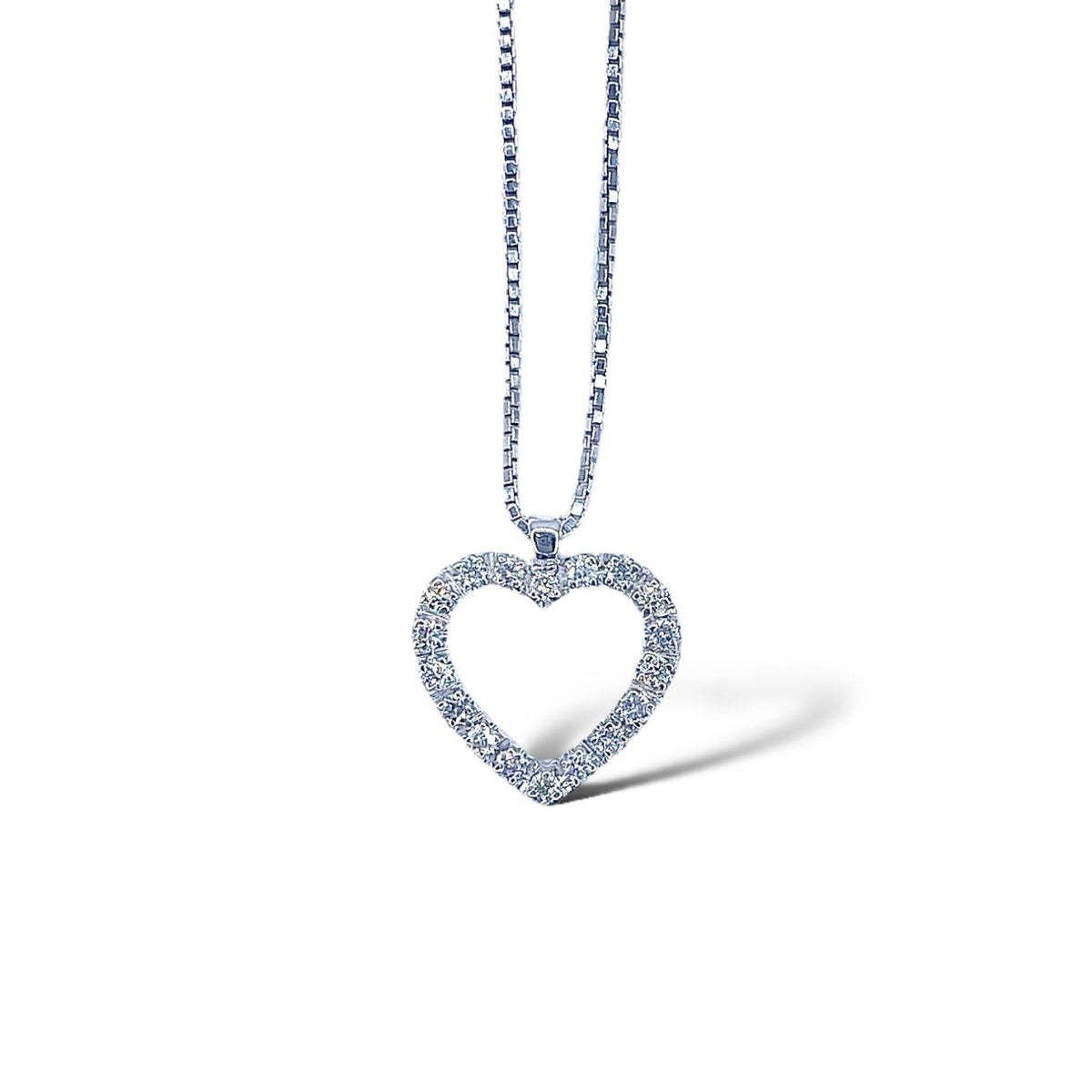 Collana a Cuore Donna in Oro 18KT e Diamanti Ct 0.18