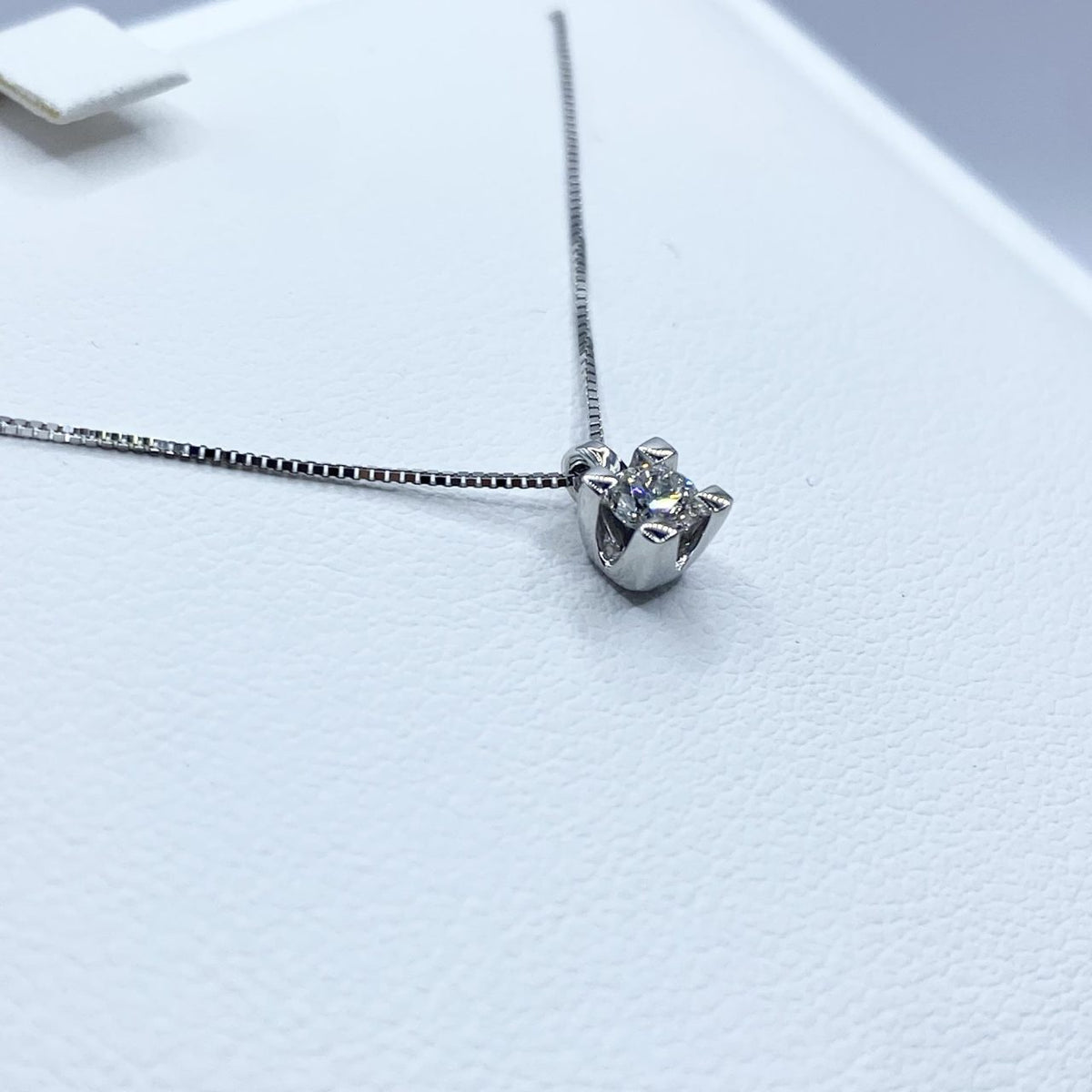 Collana Punto Luce Miluna in Oro 18KT 18KT con Diamante Ct. 0,13