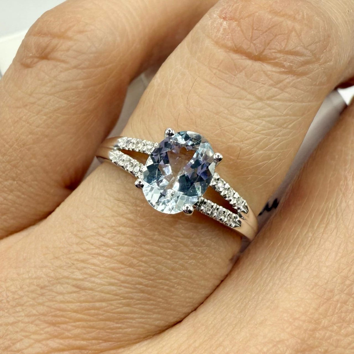Anello Miluna in Oro 18KT 18KT con Diamanti e Acquamarina Ct. 1.00