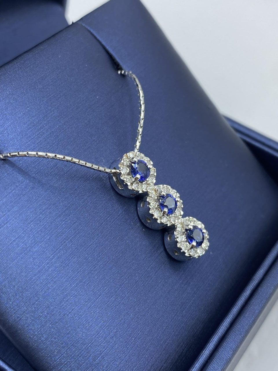 Collana Trilogy Nardelli in Oro 18KT 18KT con Diamanti e Zaffiri Ct. 0,65