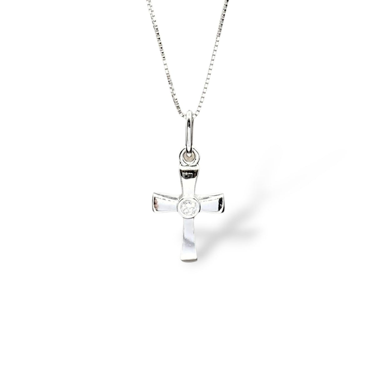 Collana Con Croce in Oro 18KT 18KT e Diamante ct 0.03
