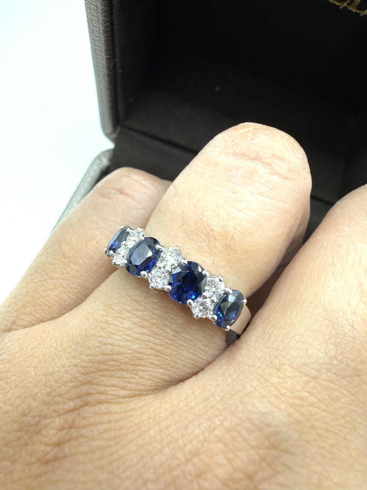 Anello Veretta Donna Crivelli con Zaffiri Ct 1,82 e Diamanti