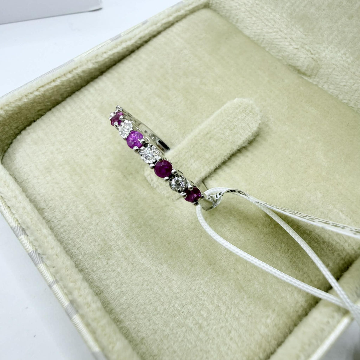 Anello Veretta Donna Oro 18KT con Rubini Ct 0.50 e Diamanti