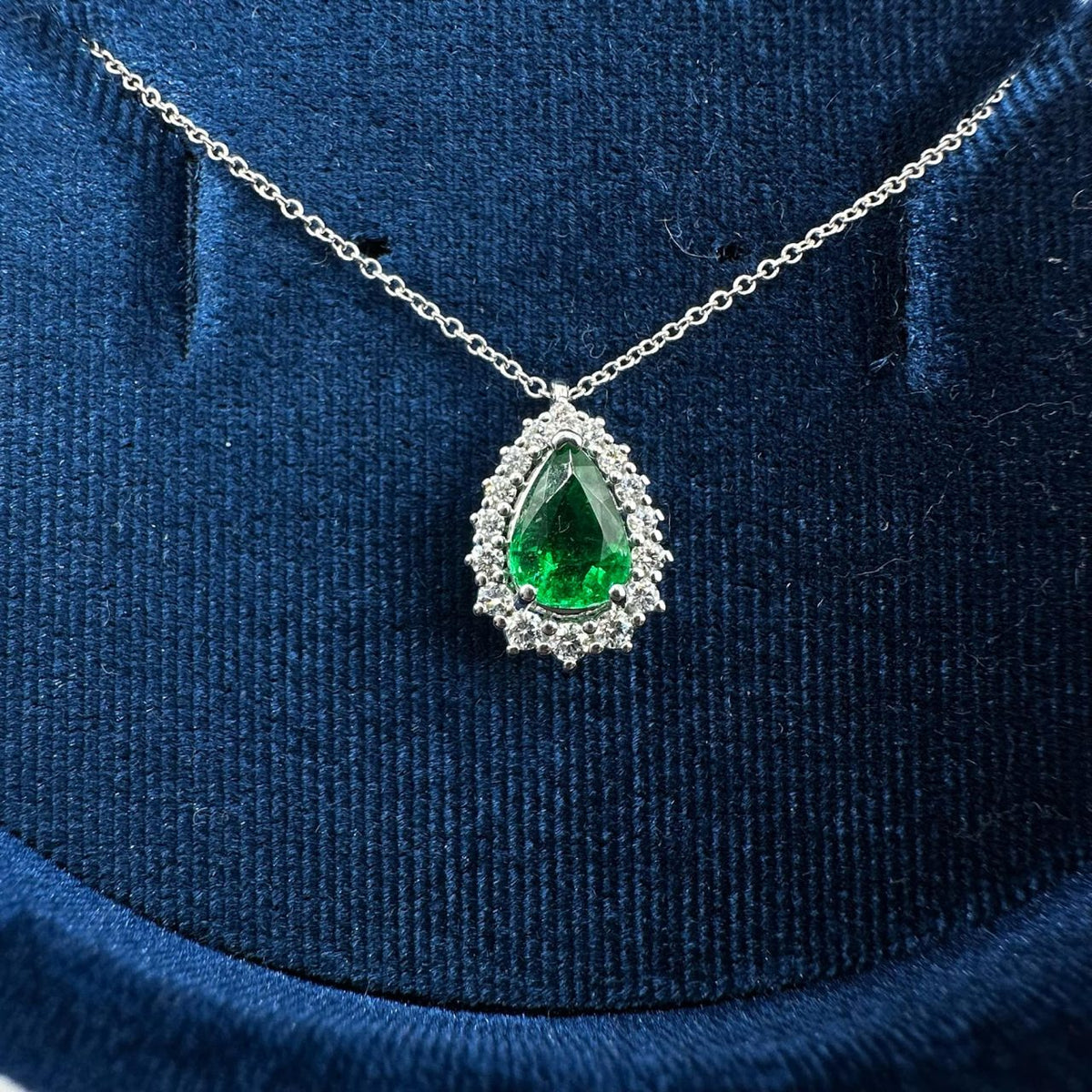 Collana Recarlo con Goccia di Smeraldo Colombiano Ct 0,84