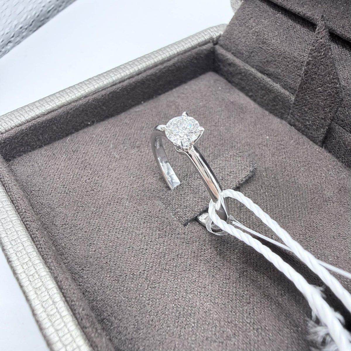 Anello Crivelli Solitario in Oro 18KT 18KT e Diamante Ct 0.40