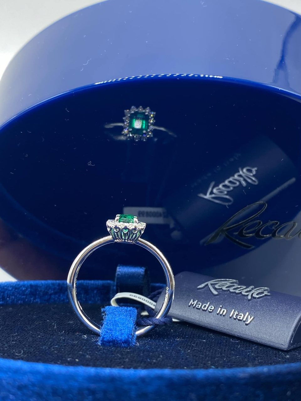 Anello Recarlo con Diamanti e Smeraldo Ct 0,48