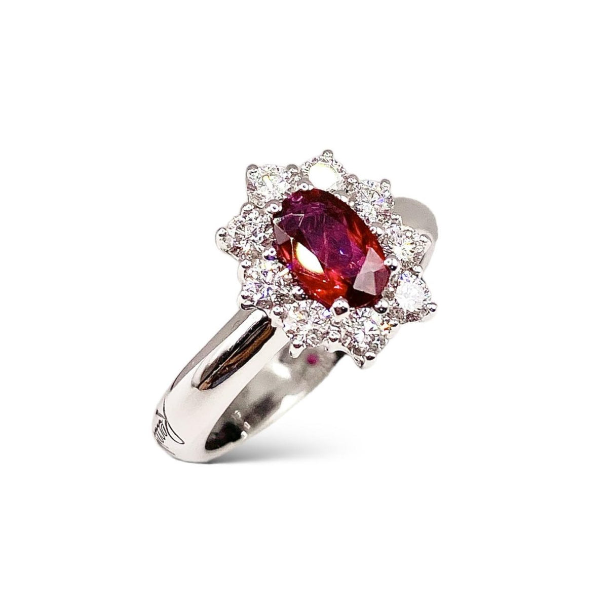 Anello Donna Recarlo con Rubino Ct 0.88 e Diamanti