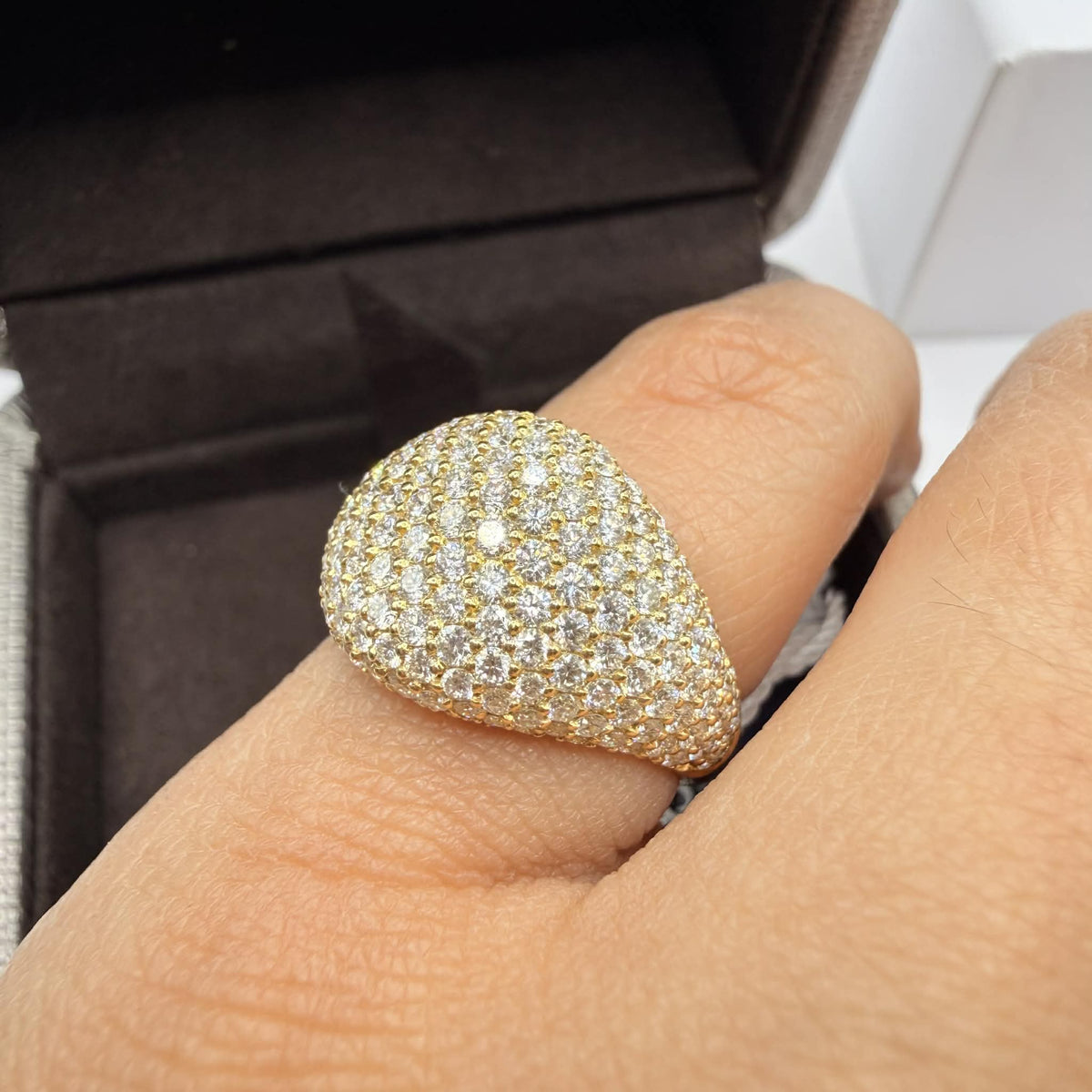 Anello Chevalier Crivelli in Oro 18KT 18KT e Diamanti ct. 1,96