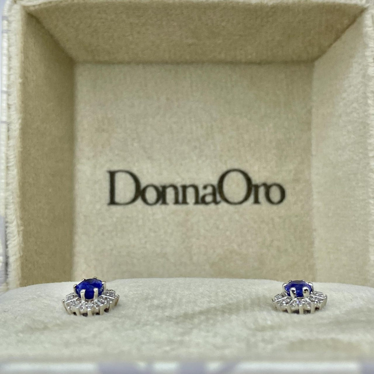 Orecchini Donna Oro 18KT con Zaffiri Ct. 1.10 e Diamanti