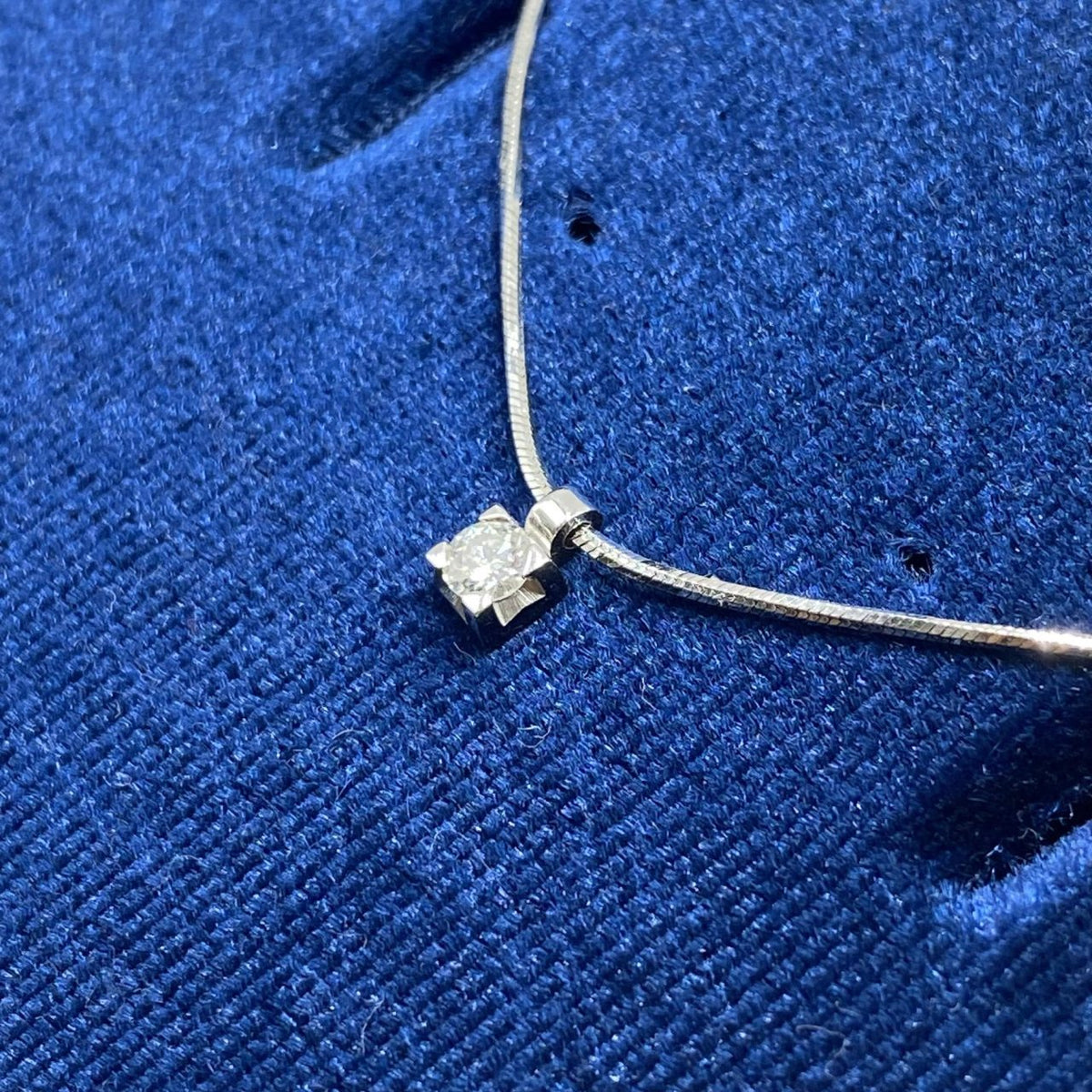 Collana Recarlo Punto Luce in Oro 18KT e Diamante Ct 0.10