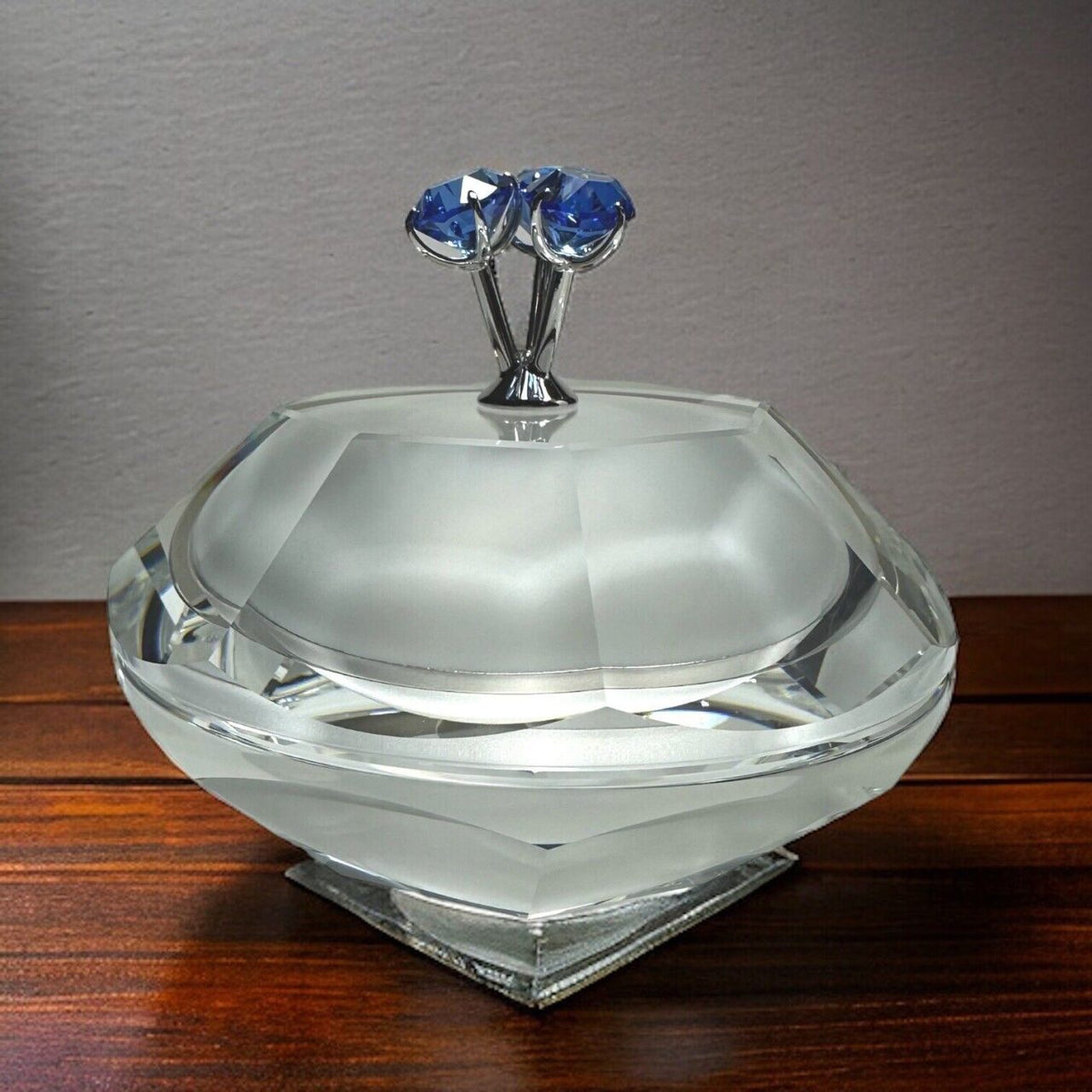 Swarovski Portagioie "Astro" realizzato da Andree Putnam nel 1997