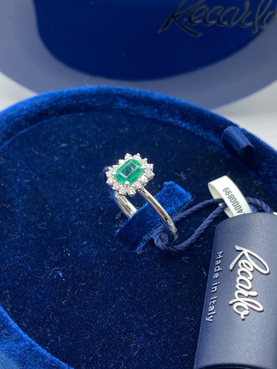 Anello Recarlo con Diamanti e Smeraldo Ct 0,48