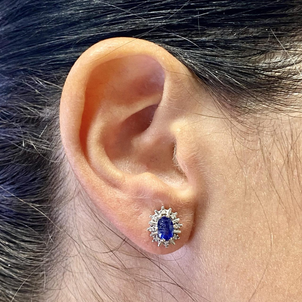 Orecchini Donna Oro 18KT con Zaffiri Ct. 1.10 e Diamanti