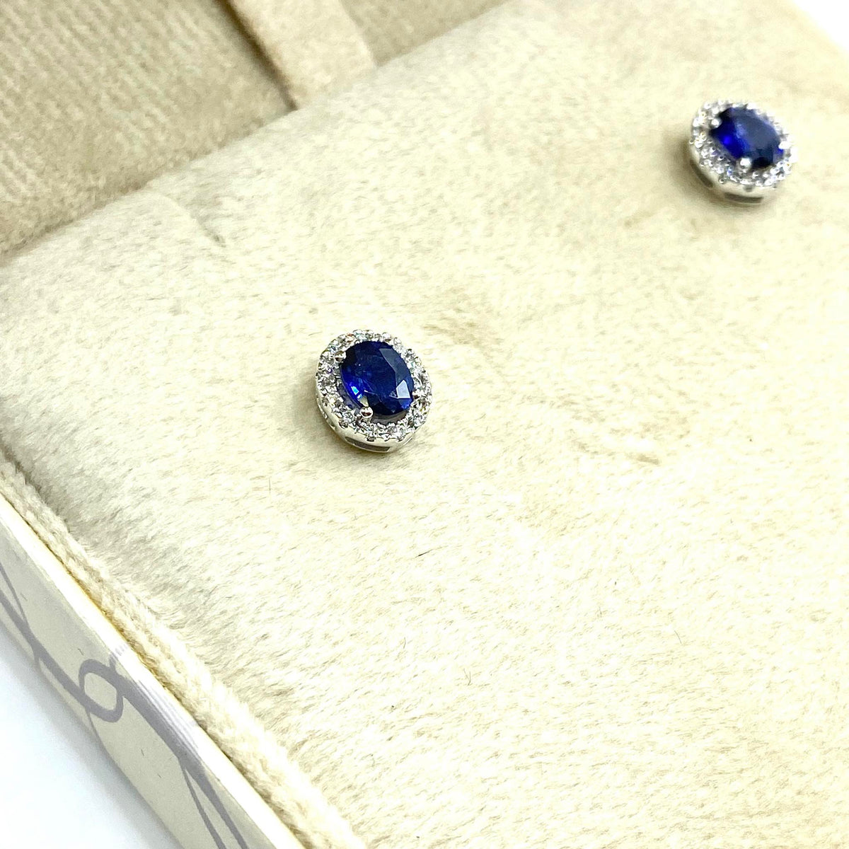 Orecchini Donna Oro 18KT con Zaffiri Ct 0.84 e Diamanti