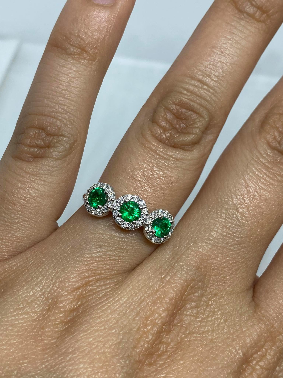 Anello Donna Crivelli con Smeraldi ct 0.65 e Diamanti