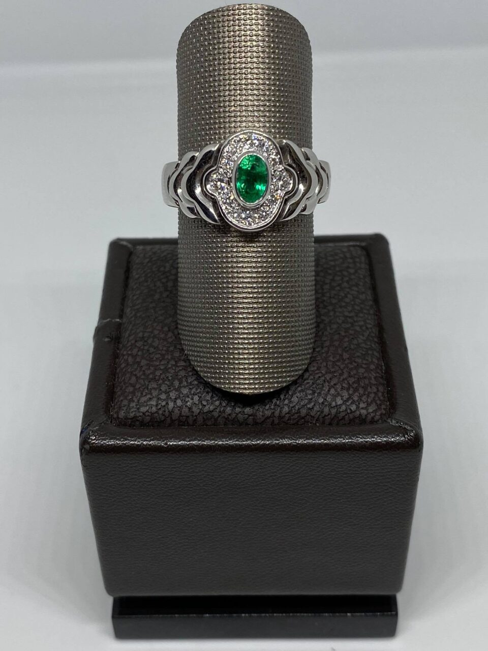 Anello Donna Salvini con Smeraldo ct 0.37 e Diamanti