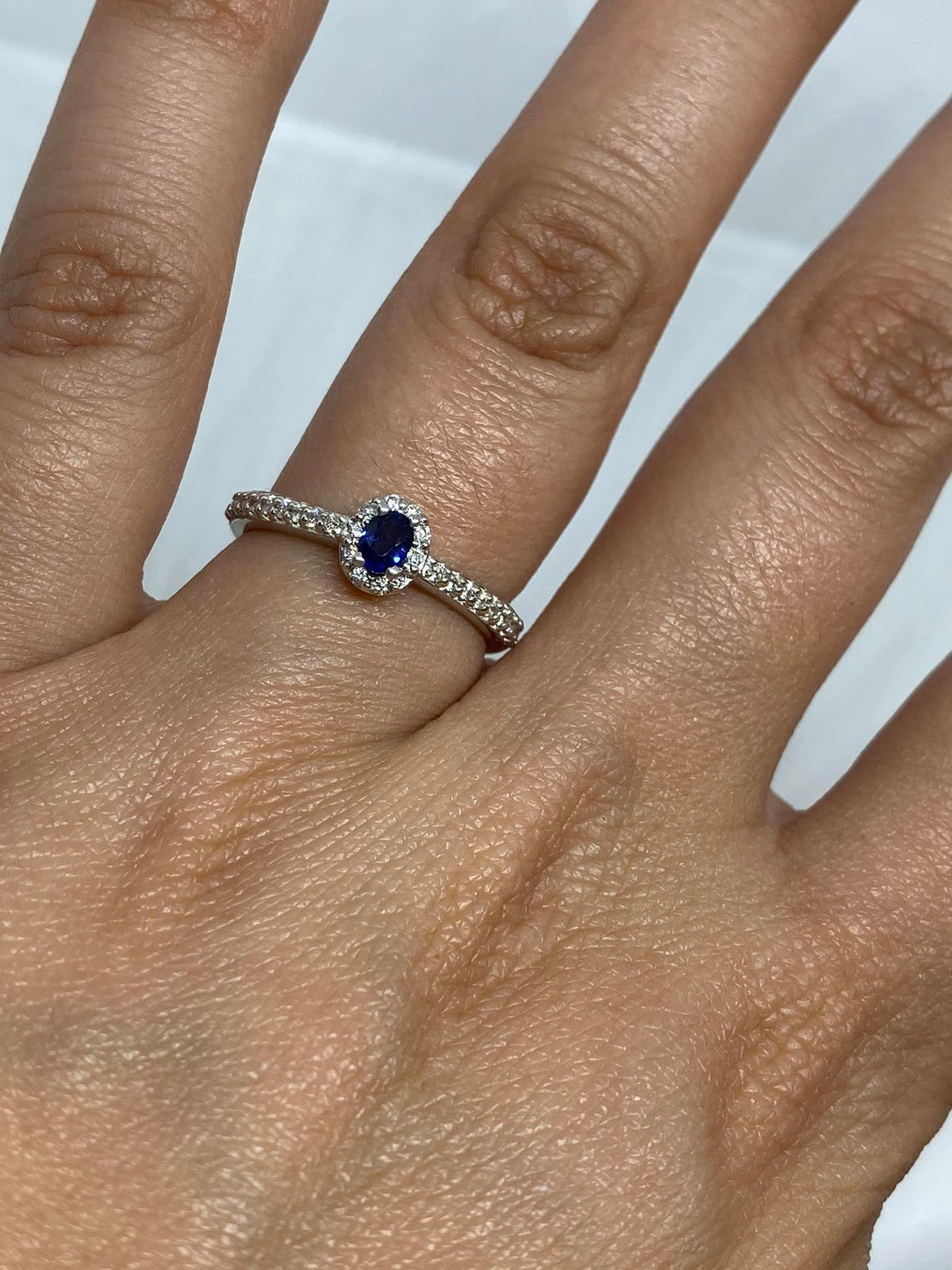 Anello Donna Oro 18KT con zaffiro Ct 0.20 e diamanti