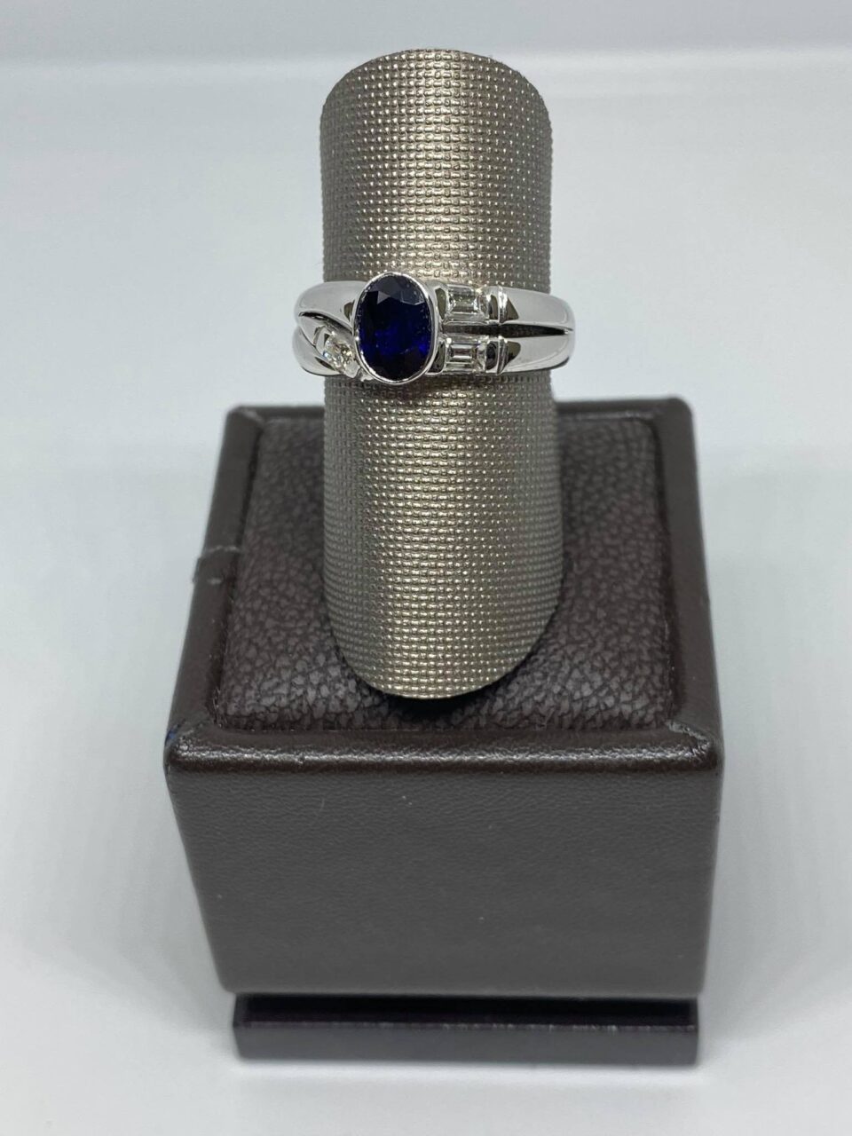 Anello donna con Zaffiri Ct 1.07 e Diamanti