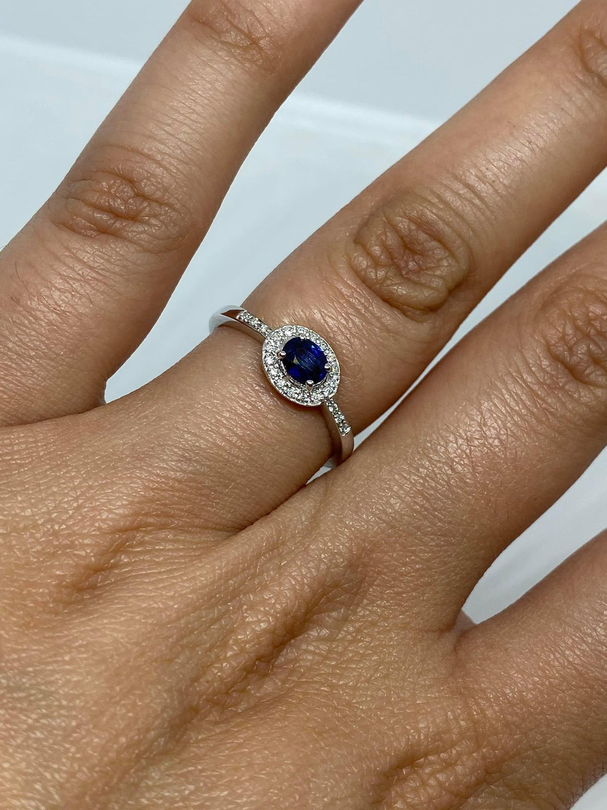 Anello Donna Oro 18KT con Zaffiro Ct 0.50 e Diamanti