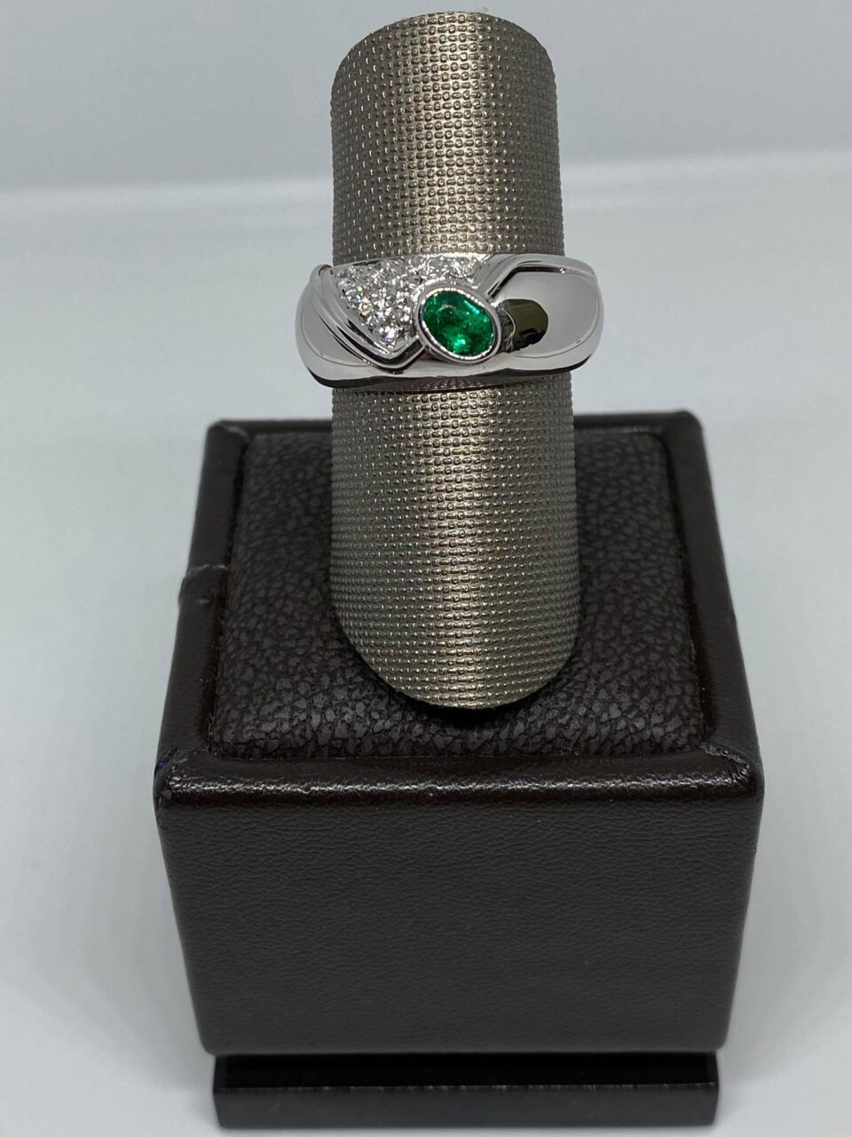 Anello Donna Salvini con Smeraldo ct 0.31 e Diamanti
