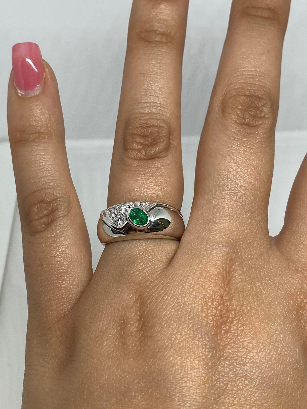 Anello Donna Salvini con Smeraldo ct 0.31 e Diamanti