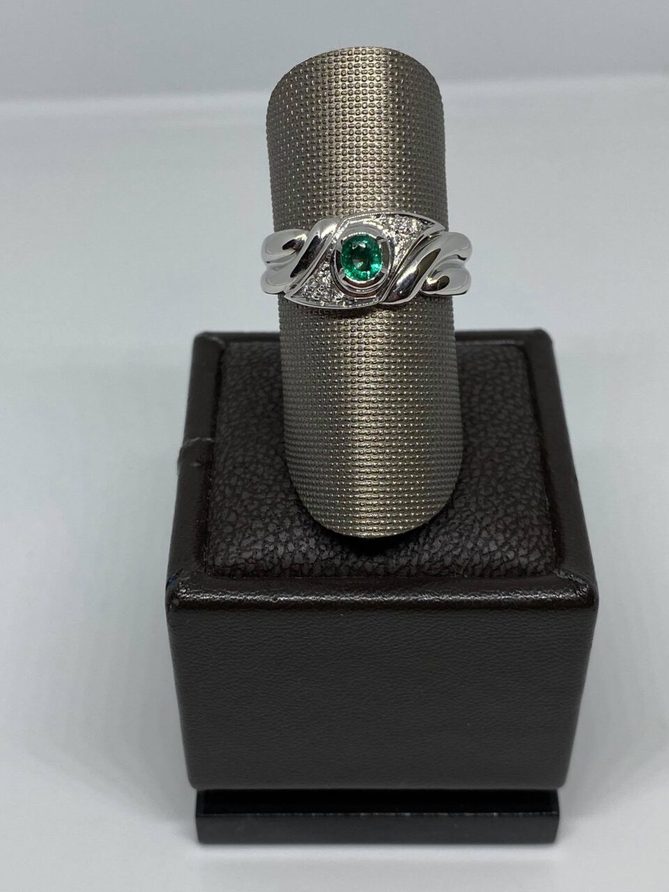 Anello Donna Salvini con Smeraldo ct 0.25 e Diamanti