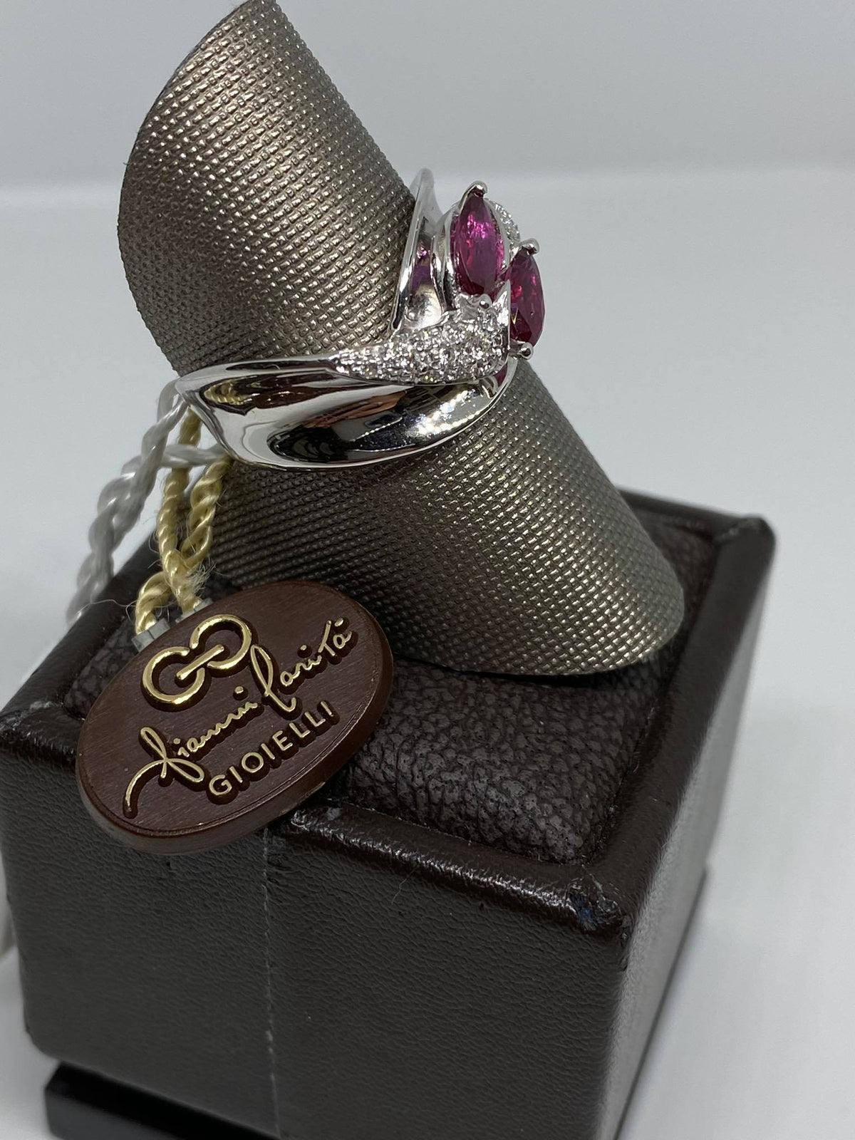 Anello Donna Gianni Carità con Rubini Ct 0.88 e Diamanti
