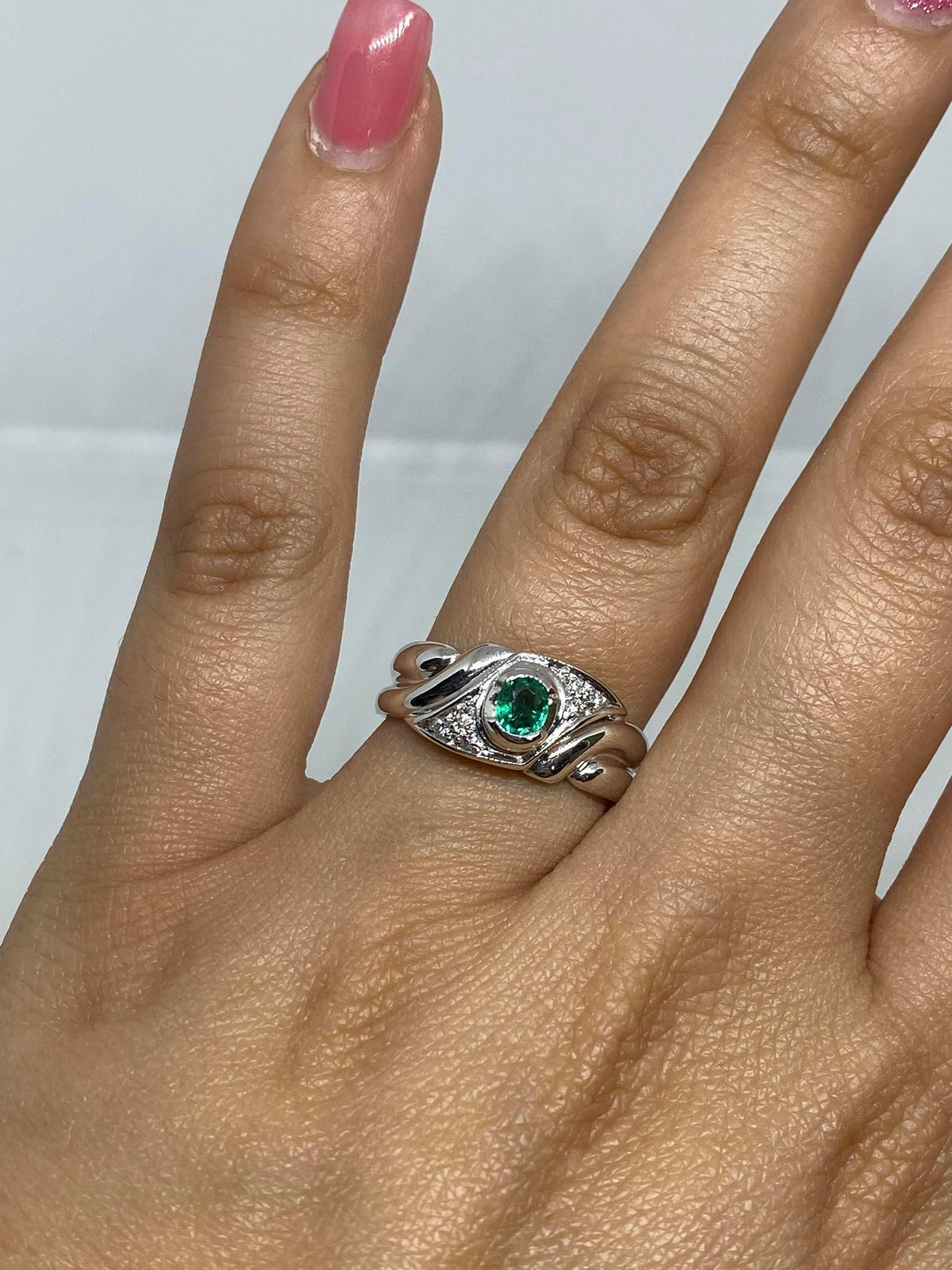 Anello Donna Salvini con Smeraldo ct 0.25 e Diamanti