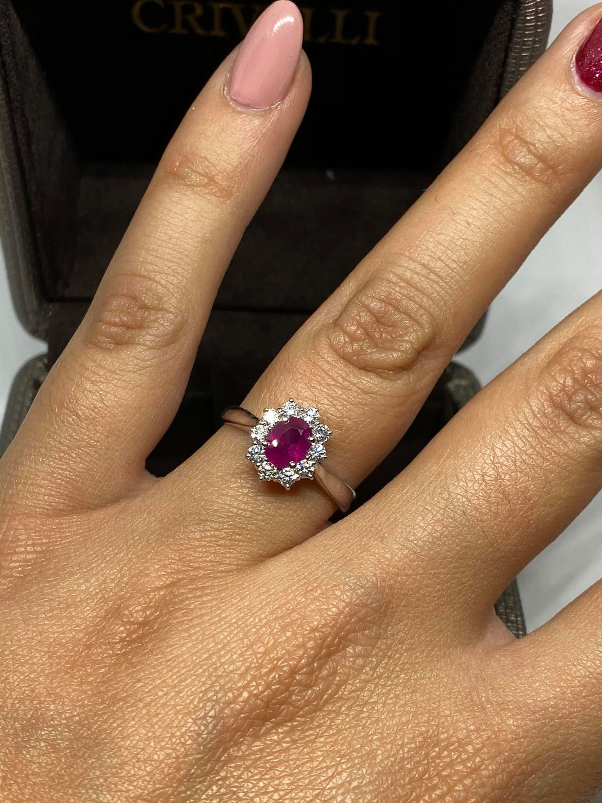Anello Donna Crivelli con Rubino Ct 0.68 e Diamanti