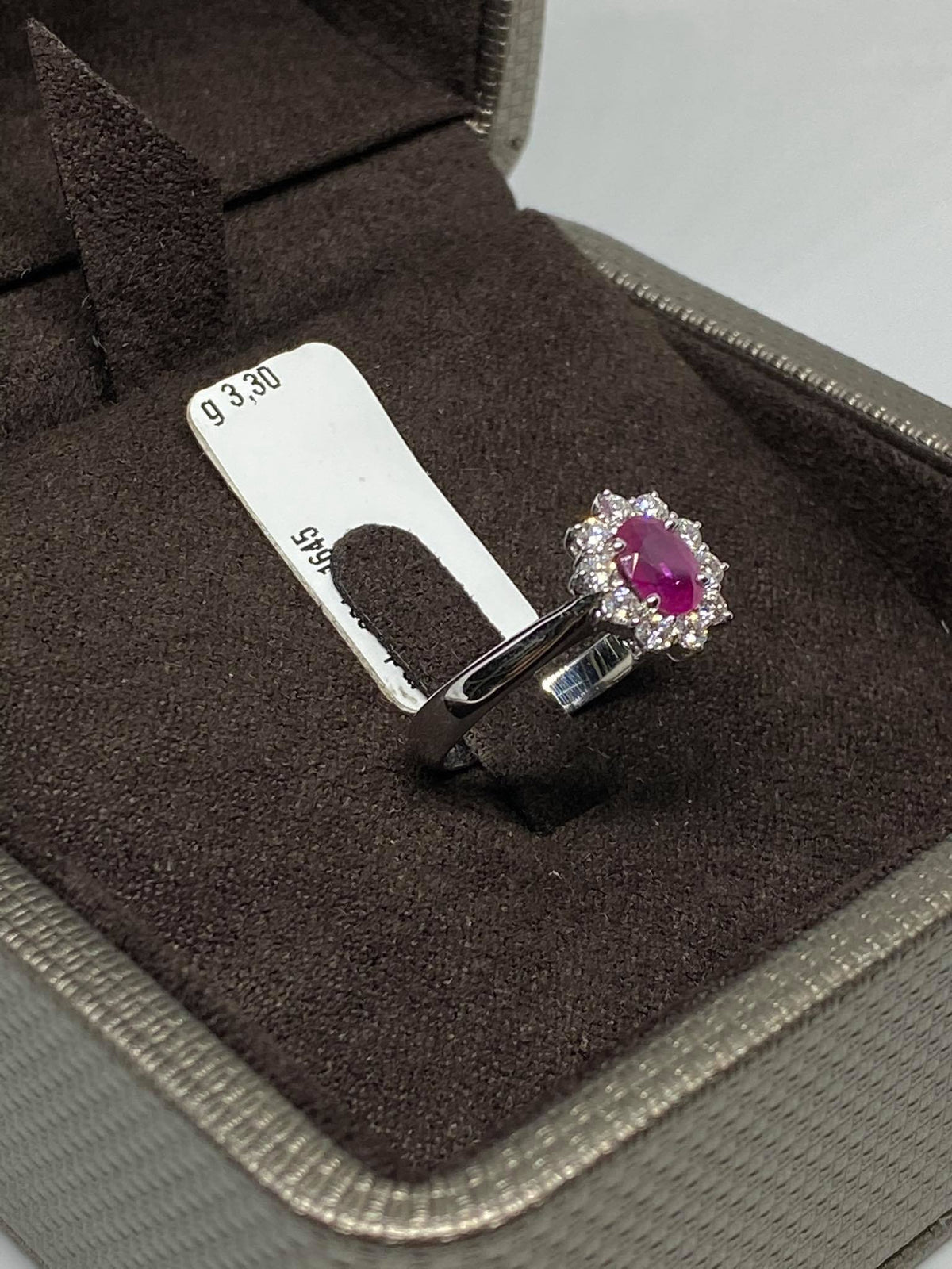 Anello Donna Crivelli con Rubino Ct 0.68 e Diamanti