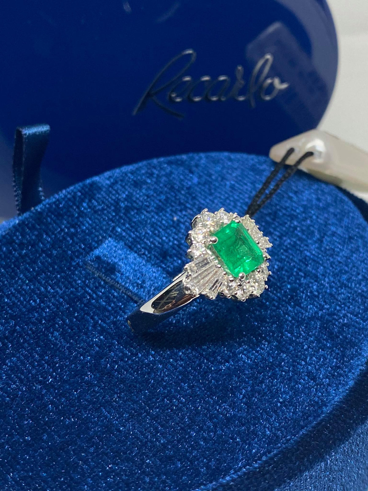 Anello Donna Recarlo con Smeraldo Ct 1.17 e Diamanti