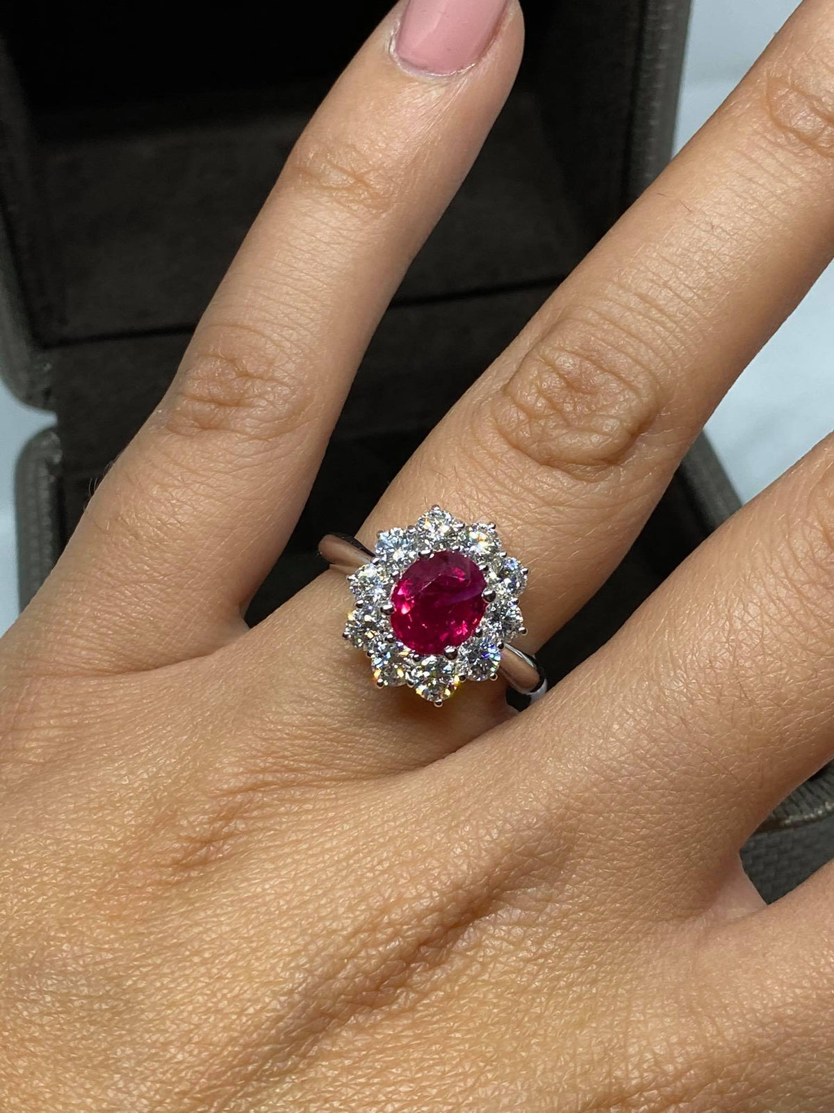 Anello Donna Crivelli Con Rubino Birmano CT 2.14 e Diamanti
