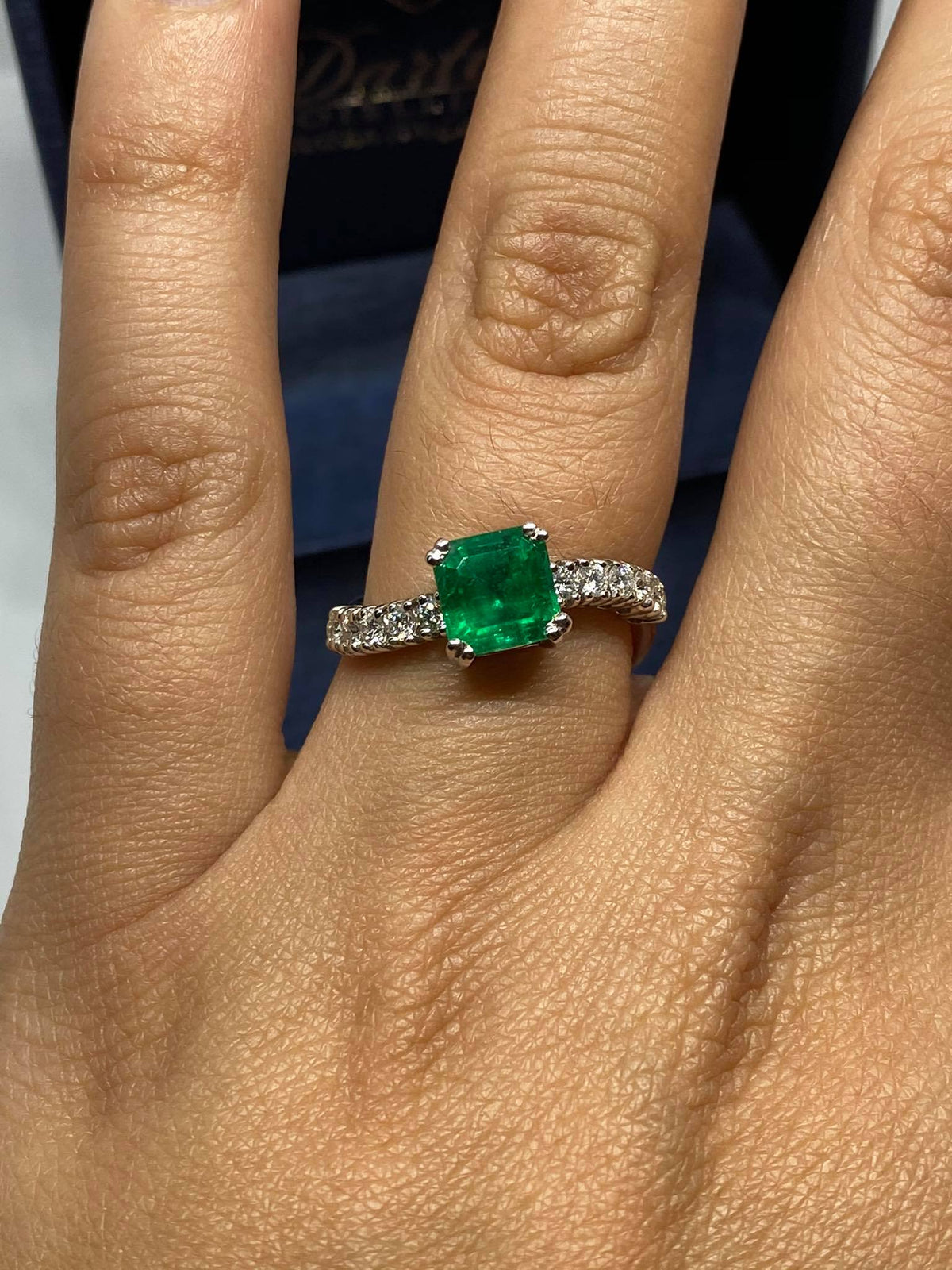 Anello Donna Dartizio Gioielli con Smeraldo Ct 1.45 e Diamanti