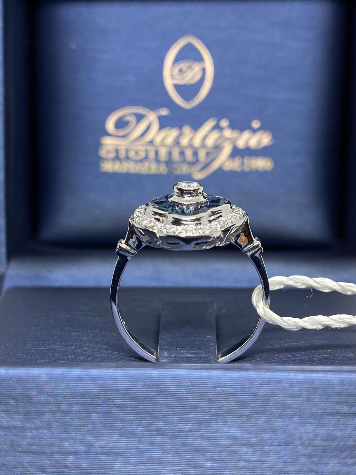 Anello Donna Dartizio Gioielli con Zaffiri ct 1.84 e Diamanti