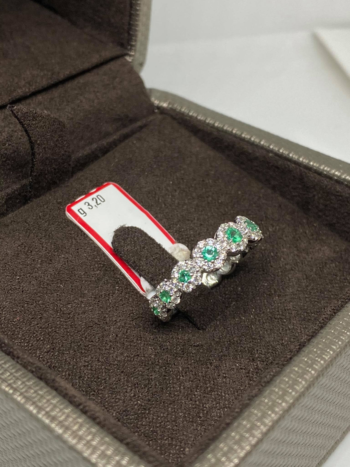 Anello Donna Crivelli con Smeraldi Ct 0.30 e Diamanti