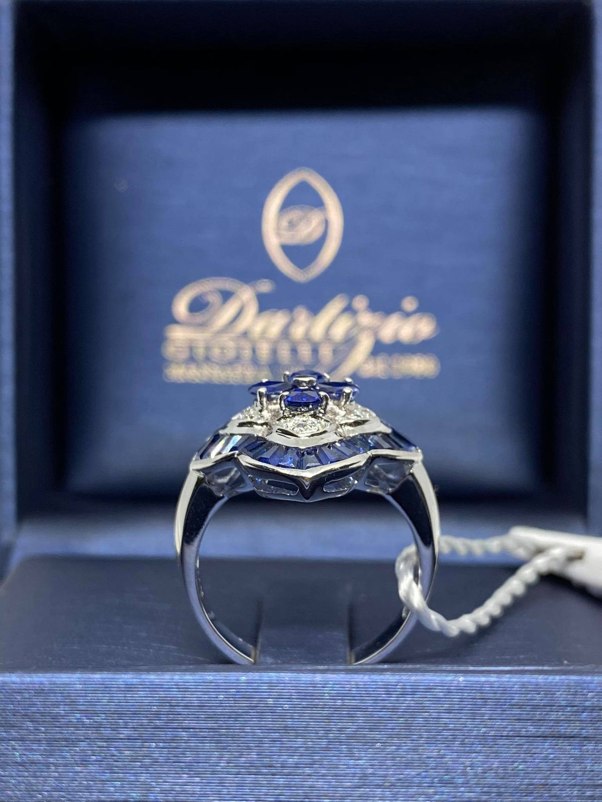 Anello Donna Dartizio Gioielli con Zaffiri Ct 3.63 e Diamanti