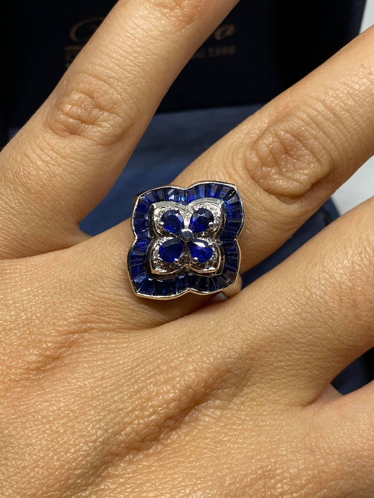 Anello Donna Dartizio Gioielli con Zaffiri Ct 3.63 e Diamanti