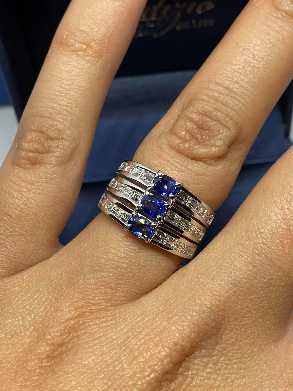 Anello Donna Dartizio Gioielli con Zaffiri Ct 1.35 e Diamanti