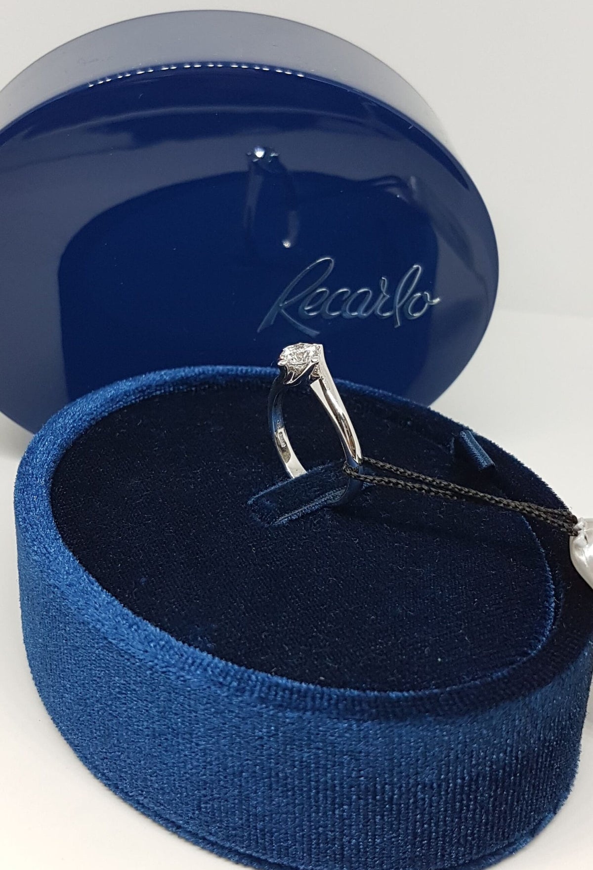 Anello Solitario Recarlo Valentino con Diamante CT 0.77
