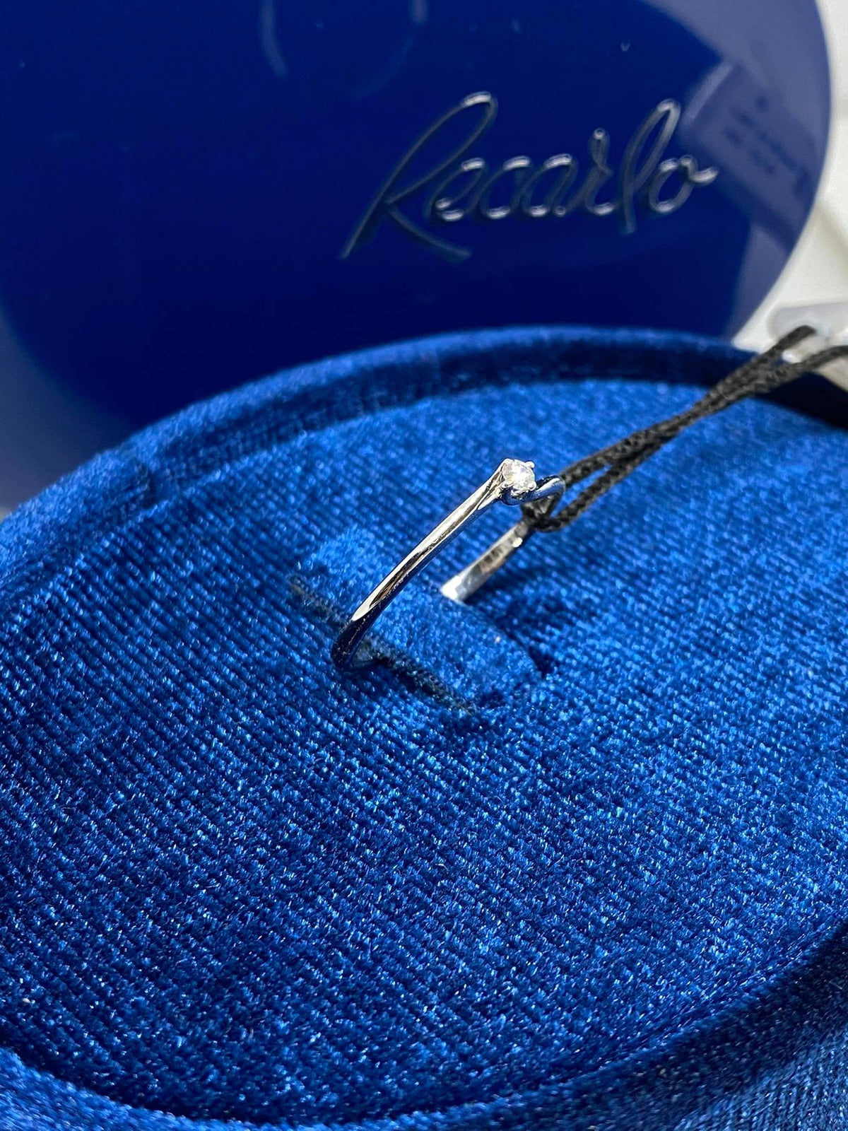 Anello Solitario Recarlo modello Valentino Ct 0.04