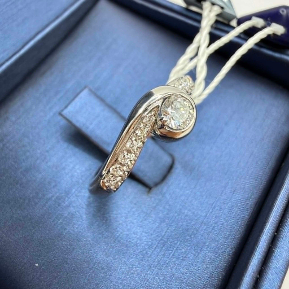 Anello Solitario Salvini in Oro 18KT 18KT e Diamante ct. 0,24